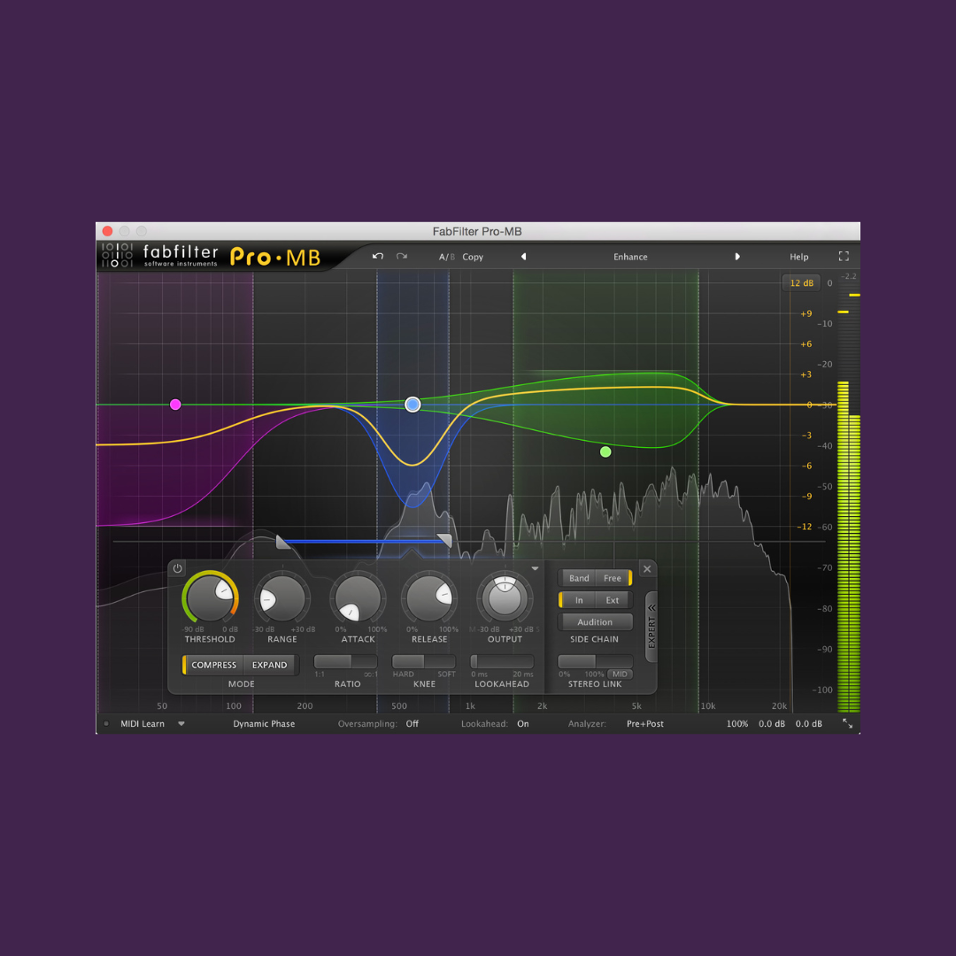 In questo articolo, esploro il mid-side processing, una tecnica avanzata di produzione musicale che permette di separare un segnale stereo in due componenti: Mid (elementi centrali e in fase) e Side (elementi laterali e fuori fase). Questa tecnica offre un controllo chirurgico nel mix e mastering, particolarmente utile quando si lavora con tracce stereo. Condivido tre applicazioni pratiche: equalizzazione chirurgica per migliorare la chiarezza del mix, saturazione per far emergere elementi nascosti, e compressione mid-side per stabilizzare il mid range mantenendo l'apertura stereo. Questi metodi aiutano a migliorare la qualità e la definizione del suono.